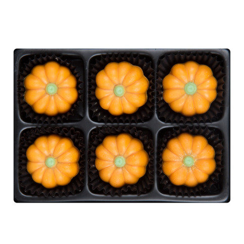 Halloween pralines in de vorm van een pompoen